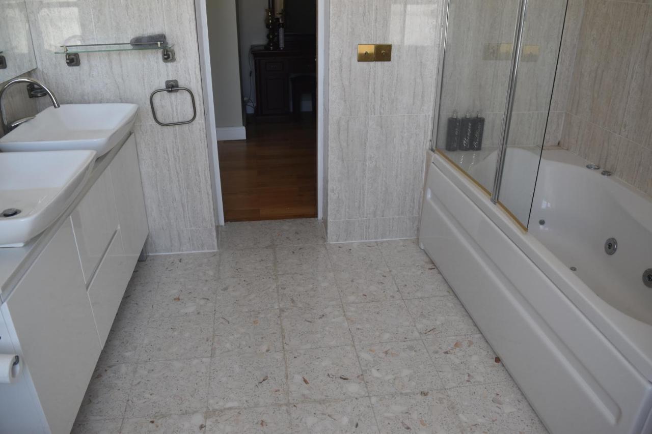 Chateau Roquehort Avec Ev Recharge Point 22Kw Monein Екстер'єр фото