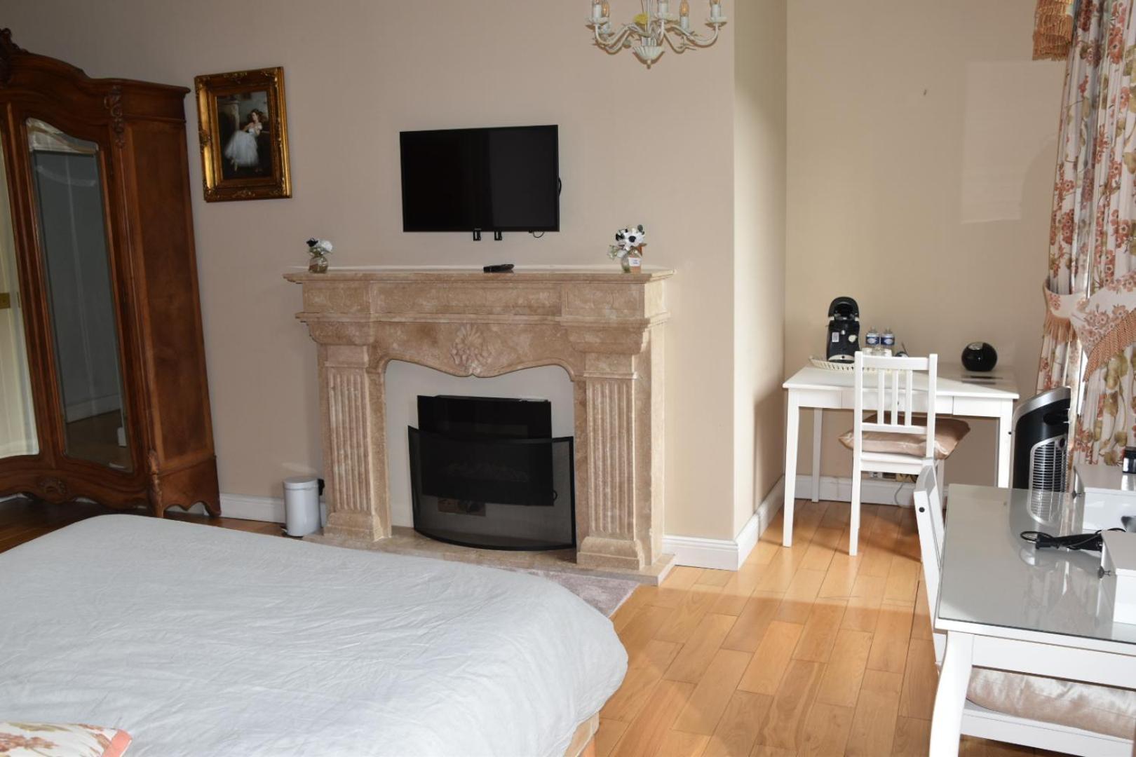 Chateau Roquehort Avec Ev Recharge Point 22Kw Monein Екстер'єр фото